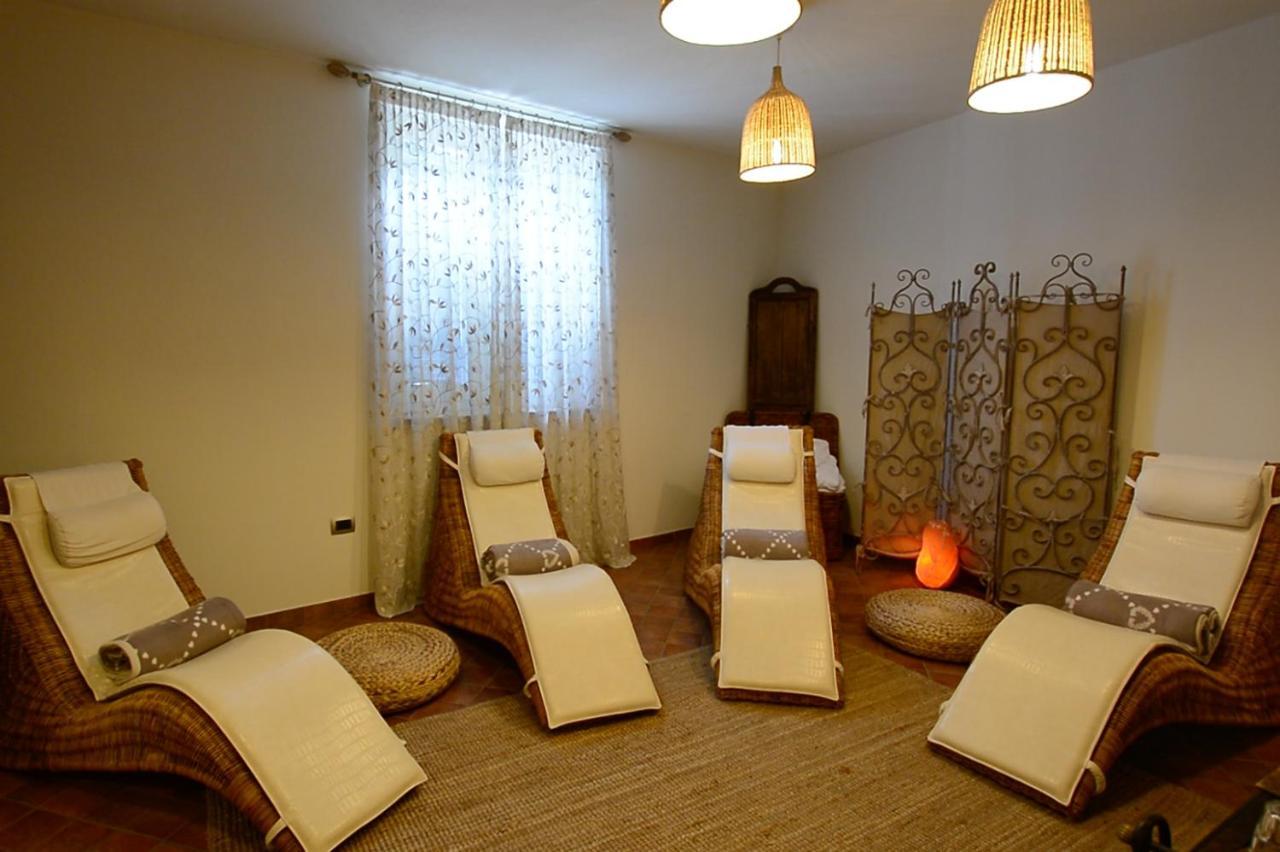 Hotel Risi Colico Bagian luar foto